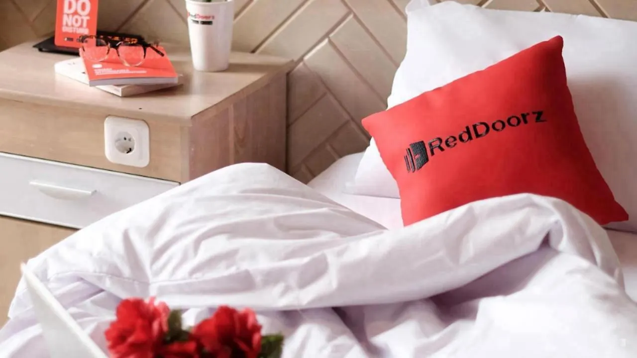 Reddoorz Romarin Hotel Ho Şi Min